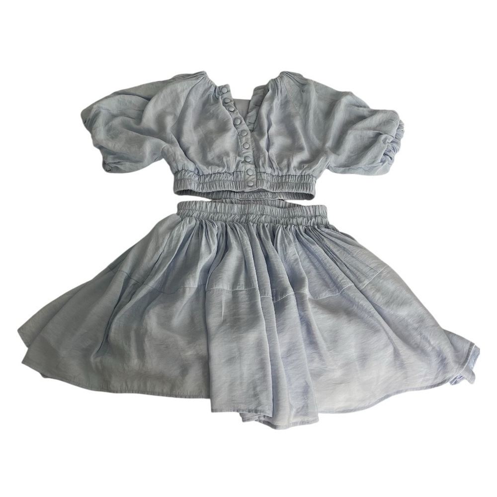 CUTOUT PUFF SLEEVES MINI DRESS BABY BLUE PLAYFUL
SILHOUETTE SUMMER PREPPY MED - Picture 10 of 16